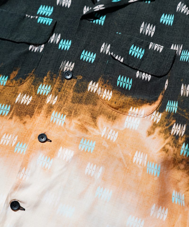 TOWNCRAFT ONE IN THE WORLD ATOMIC PRINTED LOOP COLLAR FRINGE SHIRT detail
