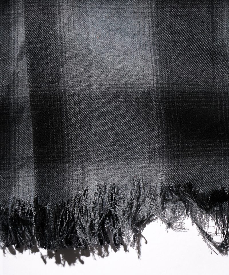 TOWNCRAFT ONE IN THE WORLD LOOP COLLAR BLACK-OMBRE FLANNEL SHIRT detail